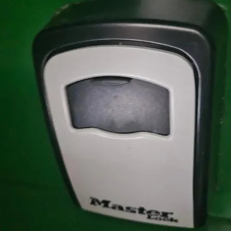 Ruhige 2-zi-wohnung Mit Garage Appartement *